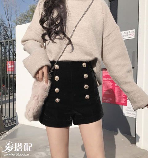 Oversized毛衣 +短裙